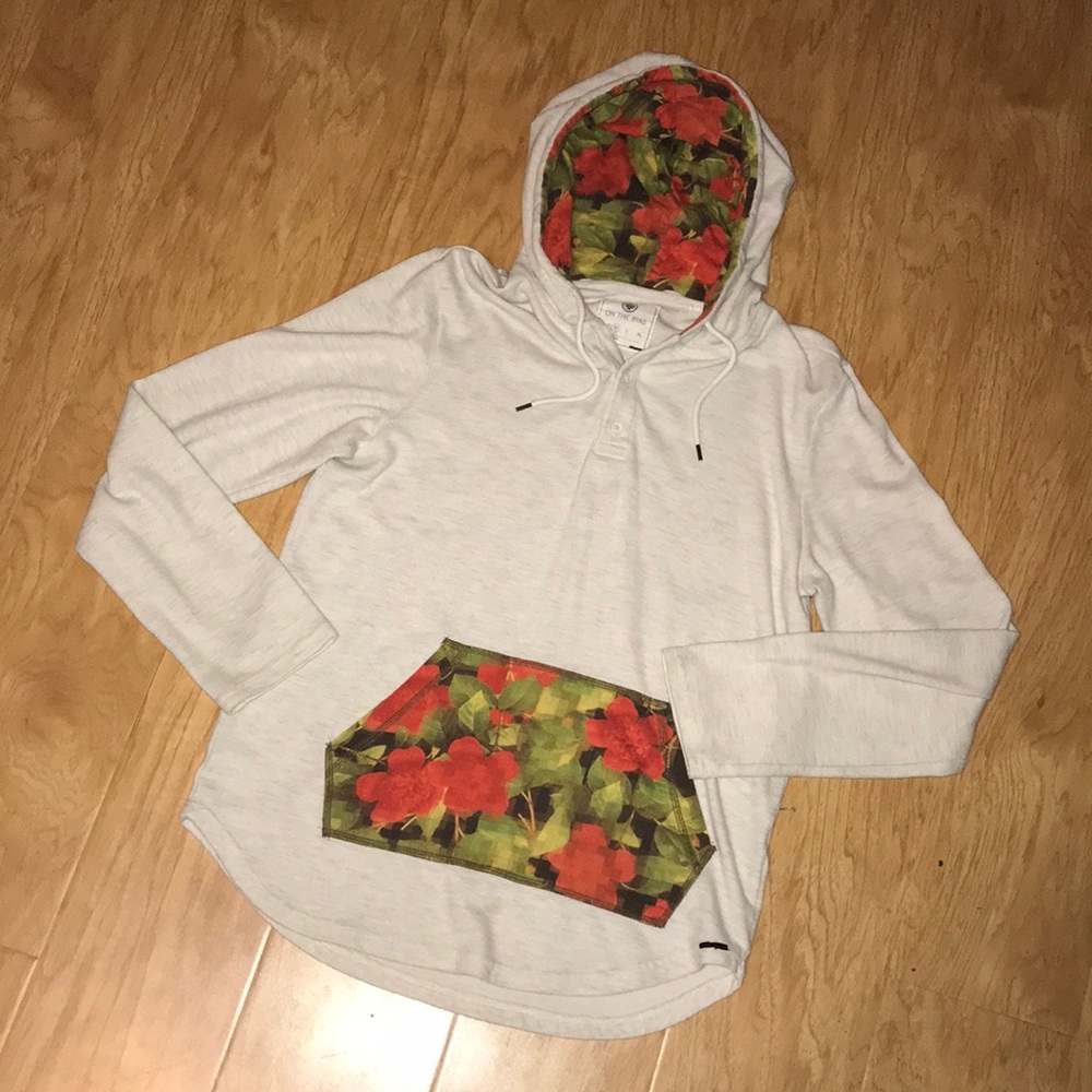 Shirt/hoodie